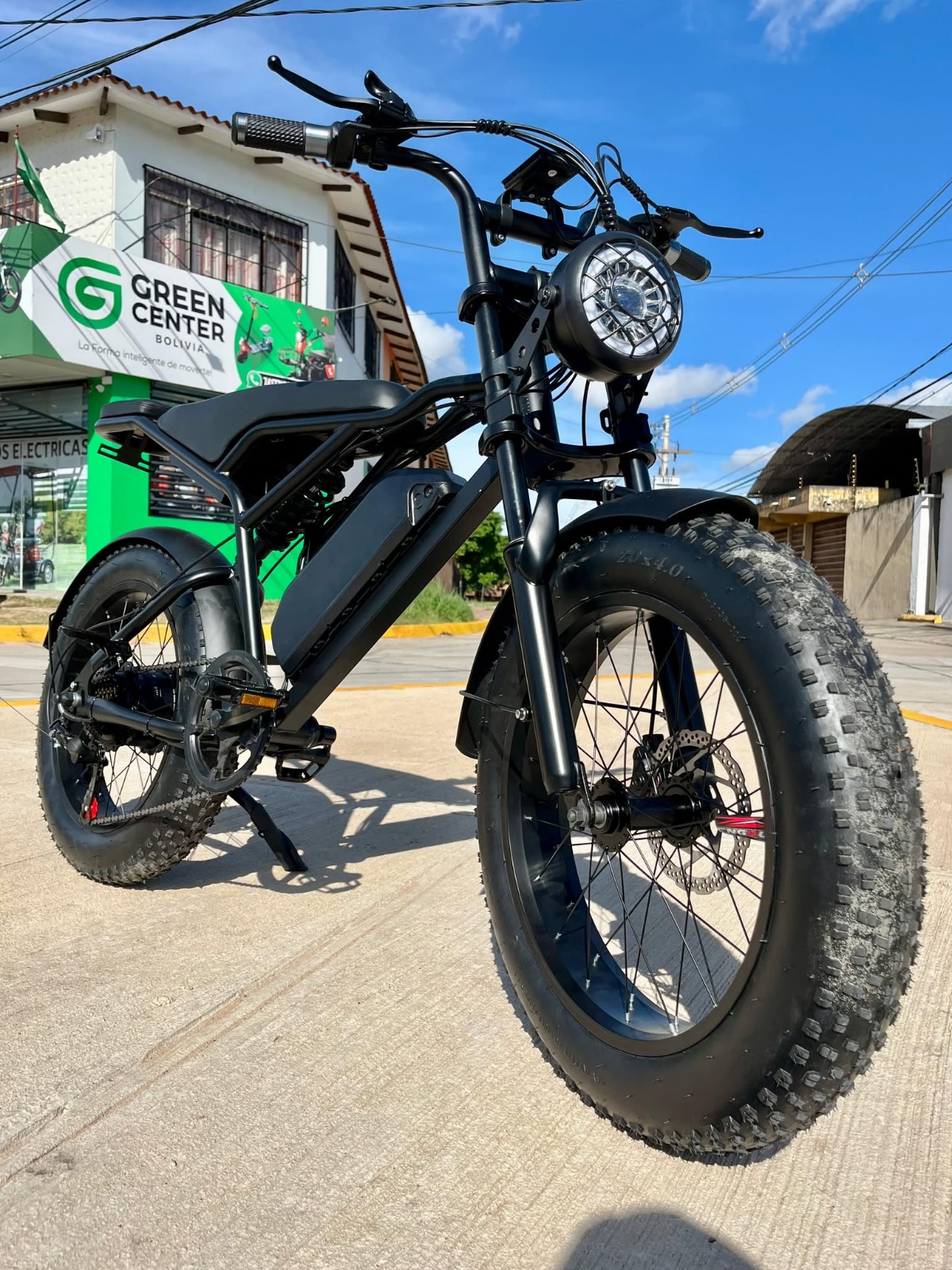 Bicimoto eléctrica en exhibición